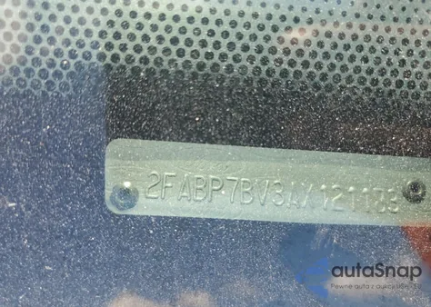 2010 Ford Crown Victoria Police Interceptor z USA, uszkodzony, nr VIN 2FABP7BV3AX121183